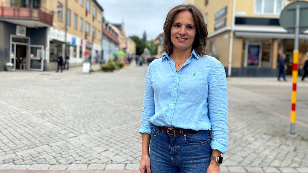 Jessika Roswall (M) pläderar för tålamod i väntan på det slutliga valresultatet.