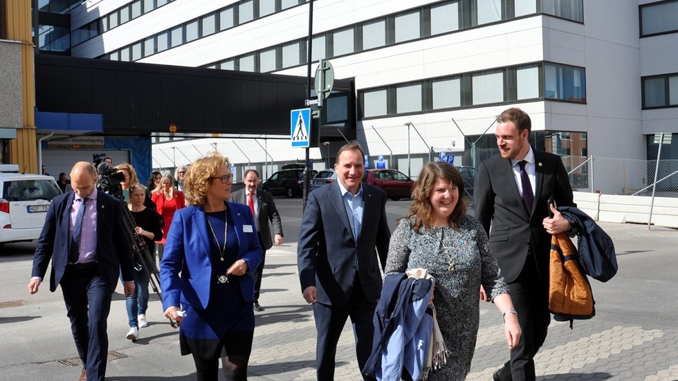 Stort pådrag när statsministern besökte Linköping. Foto: Tommy Pettersson