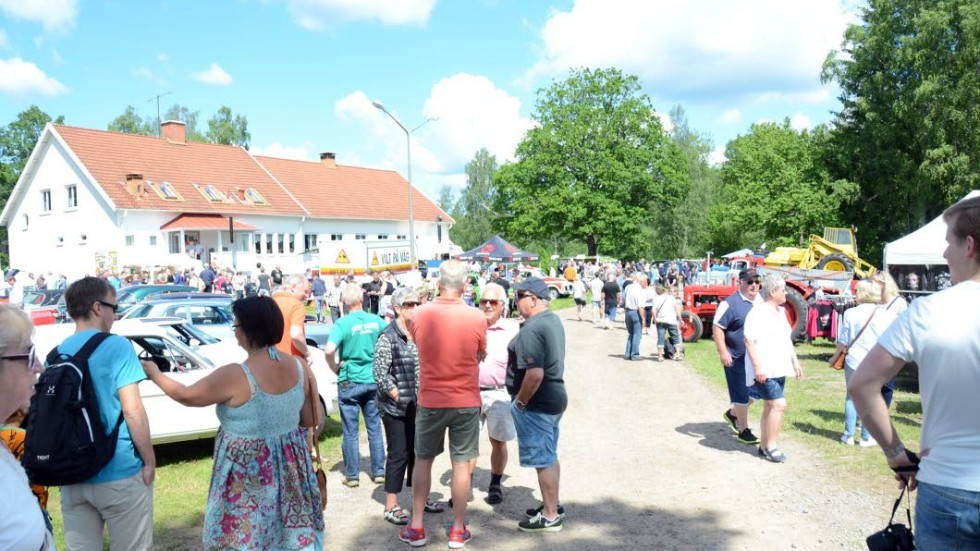 Fordons-utställningen i Locknevi brukar locka runt 2000 besökare.