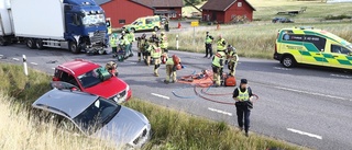 Vägen blockerades efter stor olycka