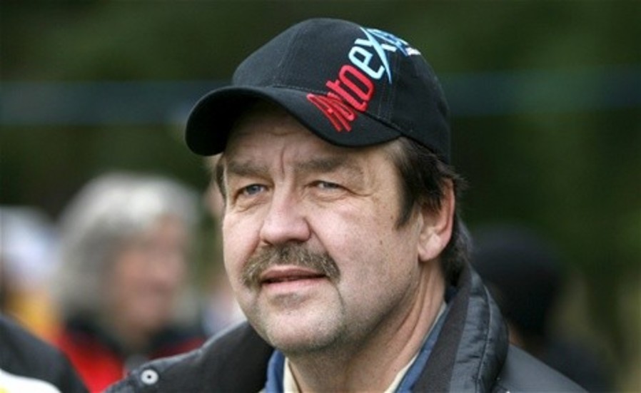 Dick Larsson - still going strong.