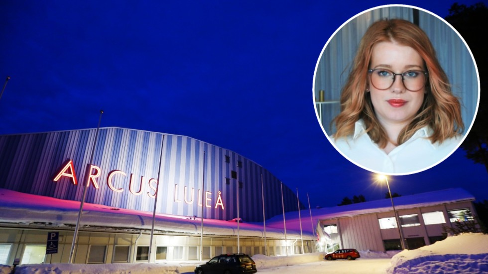Det nya konstgräset i Arcushallen kan skyddas av täckande golv i framtiden vid allmänna event som mässor. "Varken miljömässigt eller ekonomiskt hållbart att behöva flytta bort konstgräset hela tiden", säger Emmeli Nybom (S).  