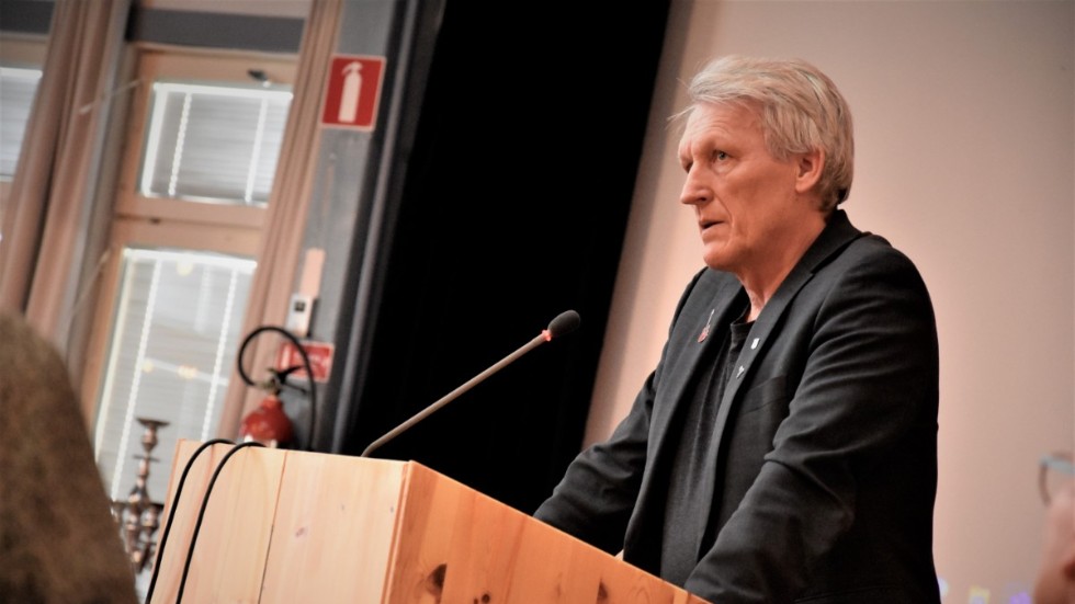 I januari ansökte Henry Barsk om att registrera partiet Framtid S Övertorneå.