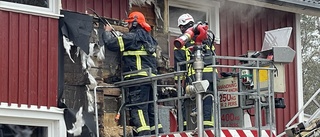 Förbipasserande såg öppna lågor och larmade