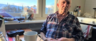 När Martin, 72, ska opereras väljer han bort tåget