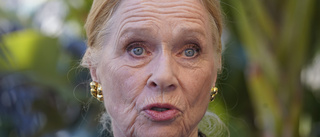 Liv Ullmann kräver att Assange släpps fri