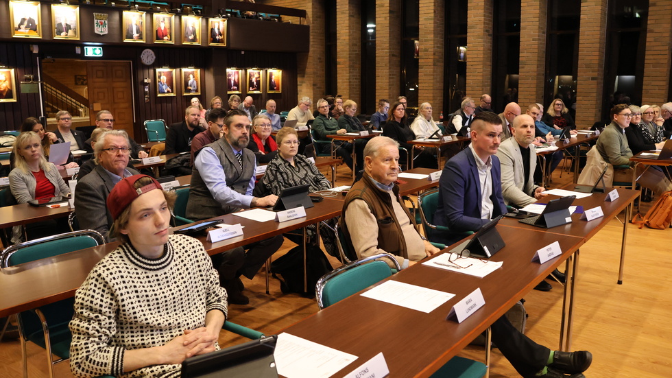 Hela fullmäktige är kallat till en extra dragning om strukturutredningarna. Där kan ledamöterna ställa frågor till tjänstemännen som gjort utredningarna. Bilden är från fullmäktiges sista sammanträde förra året.