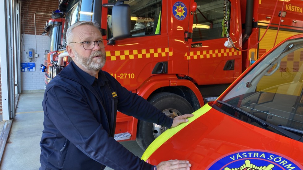 Patrik Mannsbart, brandmästare hos Västra Sörmlands räddningstjänst, kan konstatera att när det ena problemet ser ut att lösa sig uppstår nästa problem. 