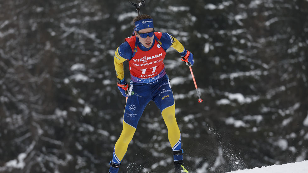 Martin Ponsiluoma tog Sverige till tredjeplatsen på den sista sträckan i mixedstafetten.