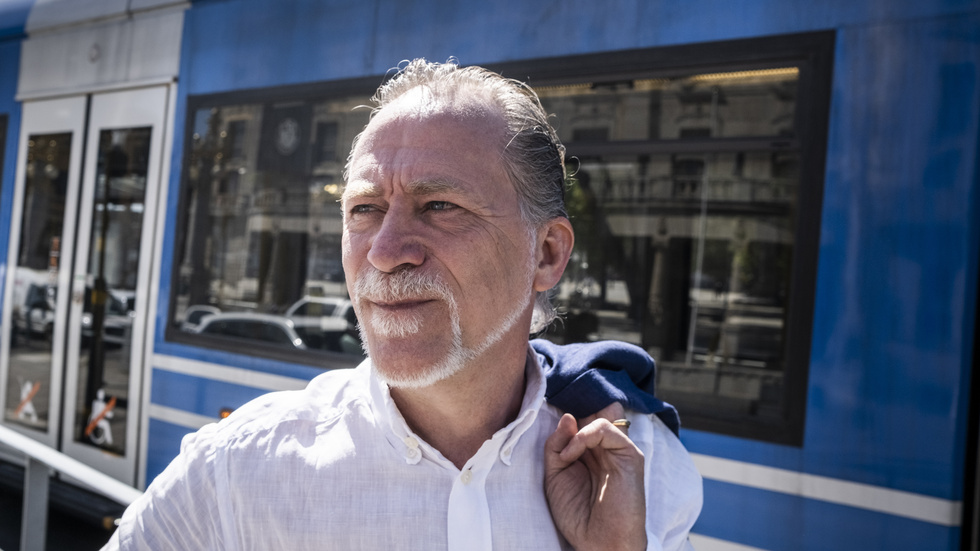 Daniel Helldén (MP) var ledamot i Gnesta kommunfullmäktige fram till 2008. 