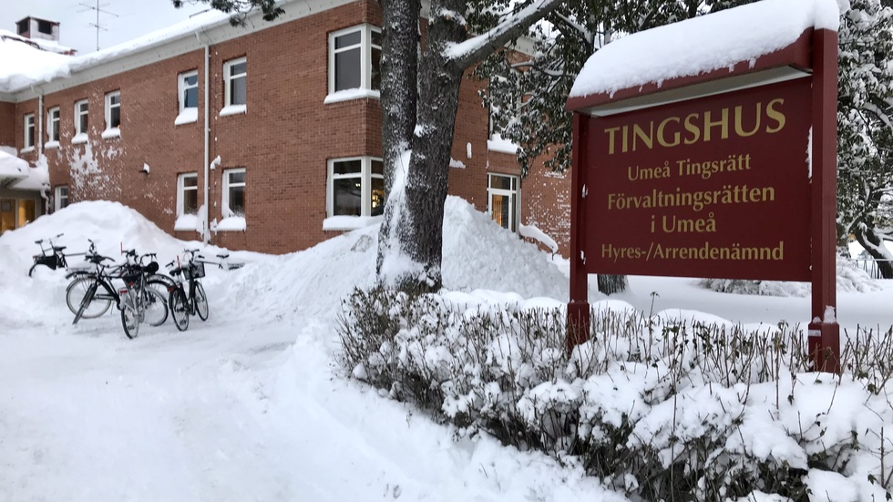 Två misstänkta brott mot knivlagen upptäcktes i tingsrätten i Umeå under torsdagen. Arkivbild.