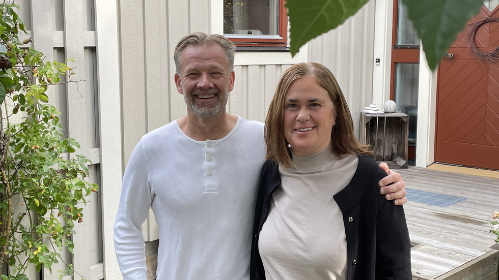 Mikael Norevall tillsammans med sin sambo Camilla Mahlin.
