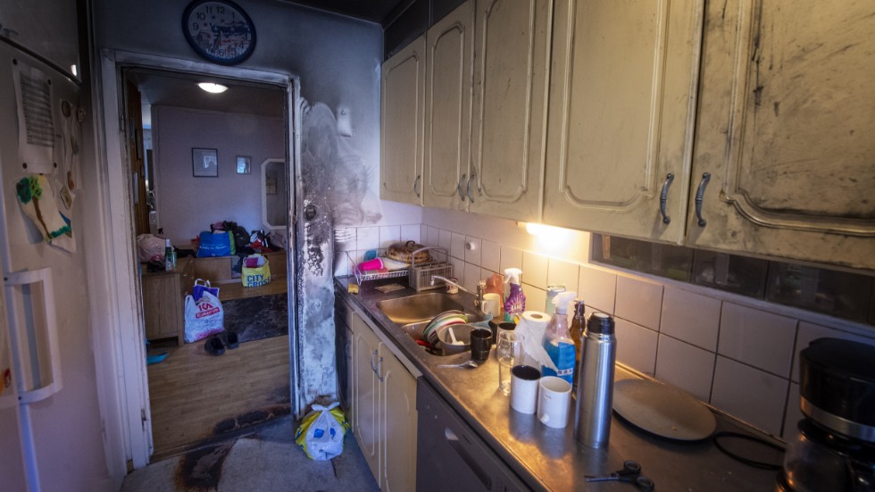 Elden är ett verktyg för terror. Krisberedskapen i Nyköping behöver både hårda och mjuka resurser lätt tillgängliga. 