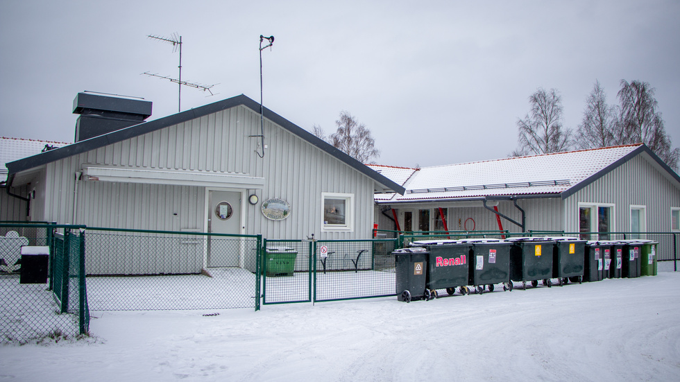 Förslaget är att stänga förskolorna Engeln och Västra Alboga redan till sommaren. De barn som går på Engeln får plats på Skönberga förskola om de vill. Tidigare var planen att Engelns förskola skulle flytta nästa år.