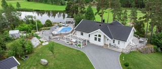 Villa vid golfbana lockade flest klick