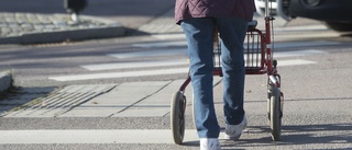 Tjuv stal äldre kvinnas plånbok ur hennes rullator