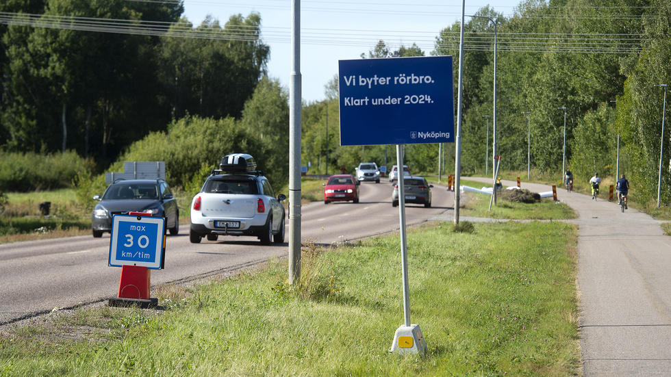 Arbetet med att byta rörbron kan ta upp till tio veckor.