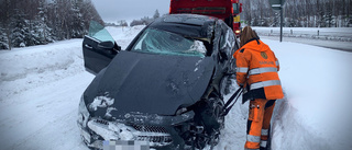 Bilen helt demolerad – men ingen person skadad