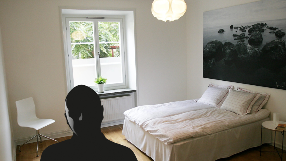 Mannen ska ha gömt sig i ett förråd för att inte upptäckas. Nu har utredningen mot honom om våldtäkt återupptagits. Bilden är inte från det aktuella boendet. 