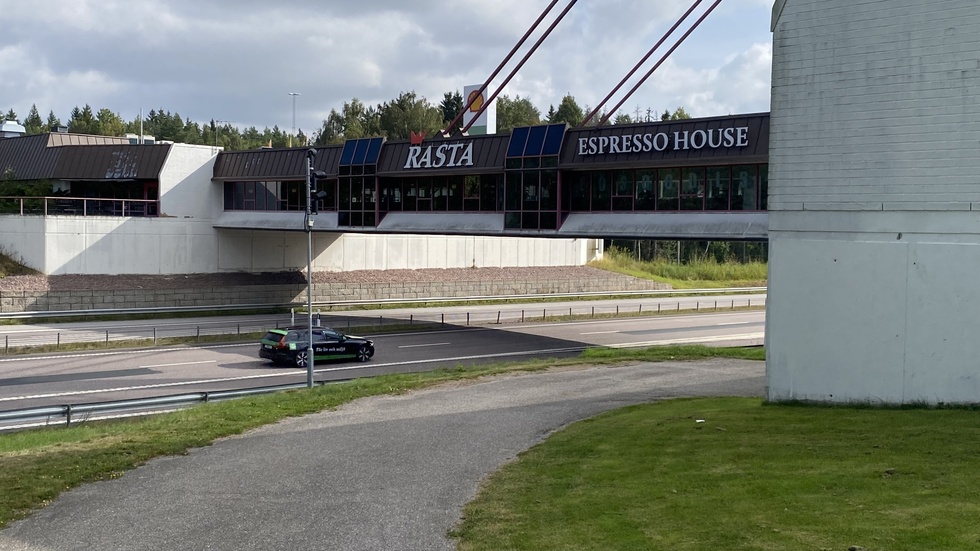 Vid Nyköpingsbro har Nyköpings kommun, som fastighetsägare, och företaget Hydri AB skrivit ett arrendeavtal.