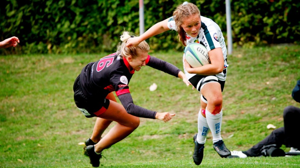 Emma Ytterbom gjorde en stark match i hemmalaget och svarade bland annat för två försök.