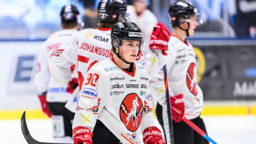 Marcus Karlberg och Vita Hästen spelar under fredagskvällen i Scaniarinken. Följ matchen i vår liverapportering.