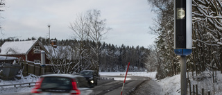 Man i 40-årsåldern körde för fort och utan körkort