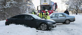 En person till sjukhus efter krock i korsning