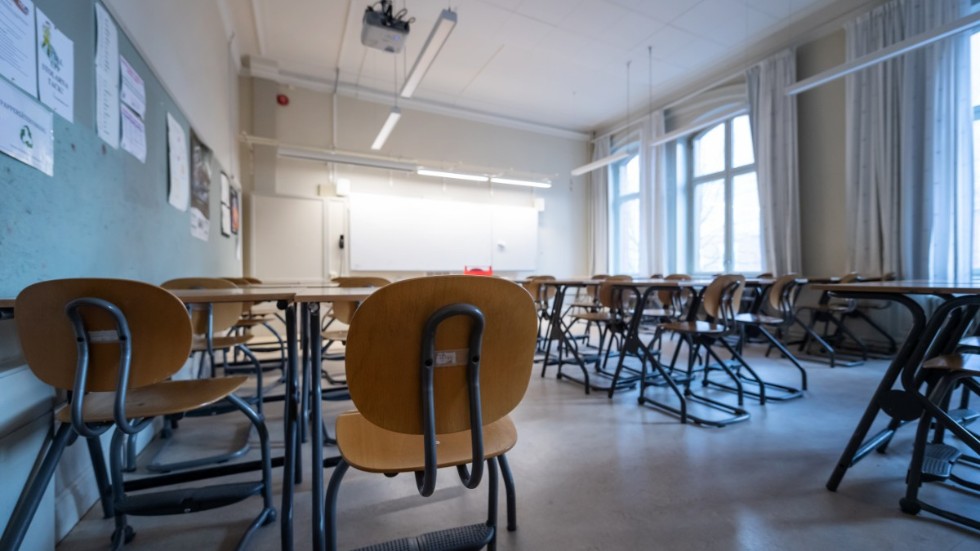 En lärare har stängts av från en skola i Östhammars kommun. Genrebild.