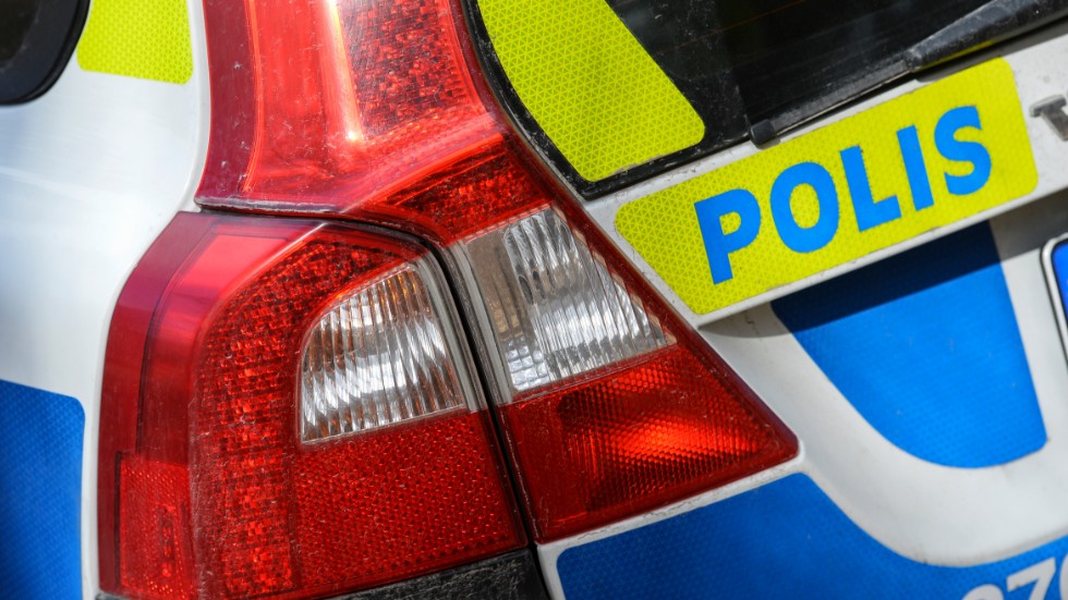 Störande ungdomar avvisades av polisen under måndagsnatten.