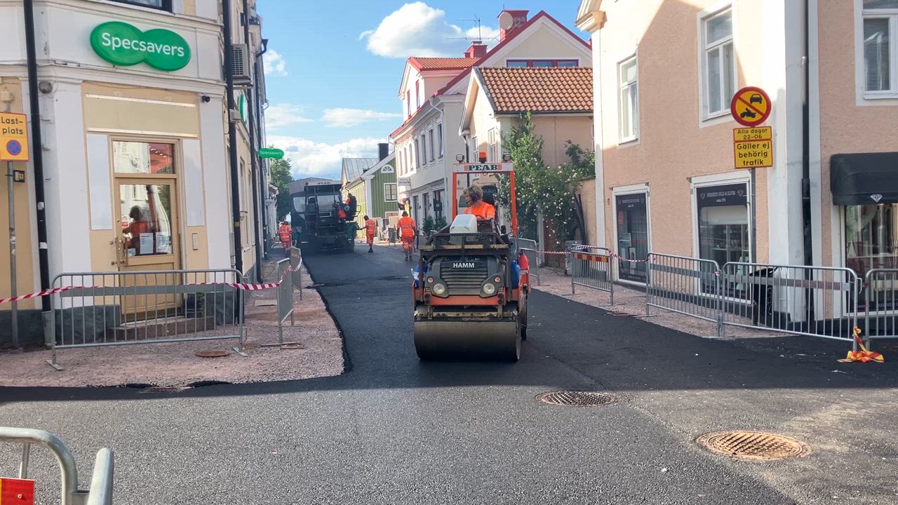 Nu asfalteras den sista biten