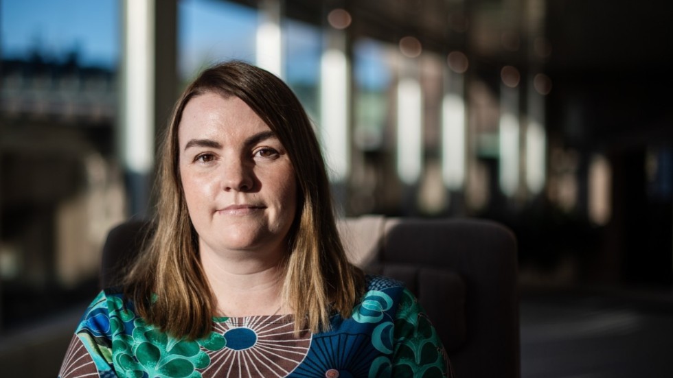 Emilia Töyrä (S) sitter inte kvar i riksdagen utan ska satsa på kommunpolitiken i Kiruna. Däremot är hon fortsatt en av två politiska ledamöter från Norrbotten i renmarkskommittén. 