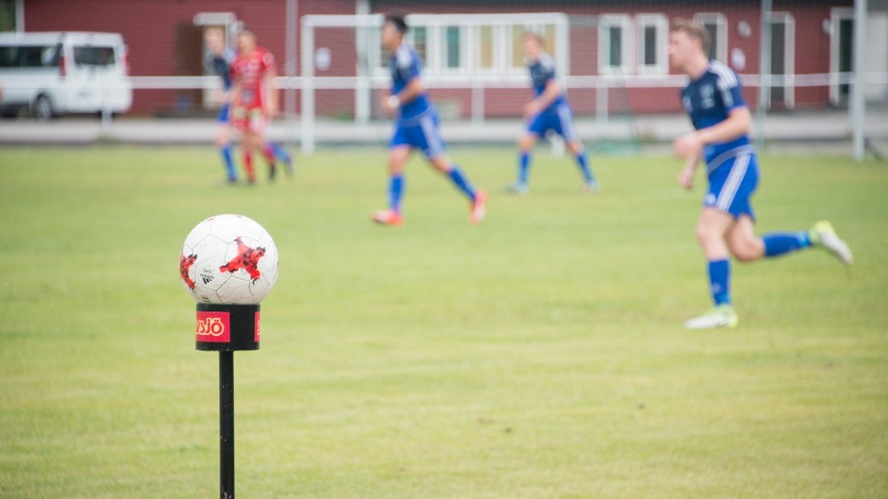 Seniorverksamheten på Ringelvallen sinar. IFK Arvidsjaurs damlag har kastat in handduken för resten av säsongen. Herrlaget har det också kämpigt. (Arkivbild)