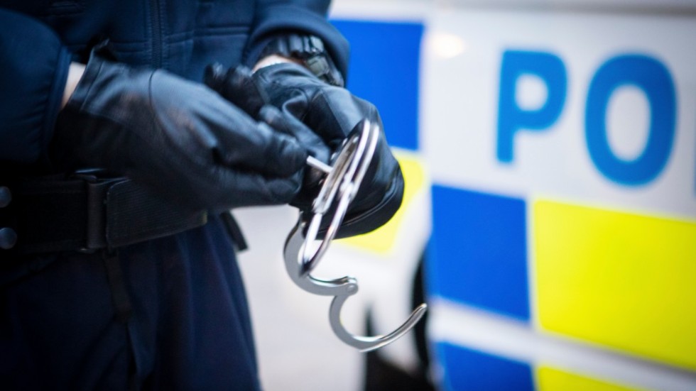 En 50-årig man greps och anhölls under torsdagen misstänkt för att ha misshandlat en 70-årig kvinna.