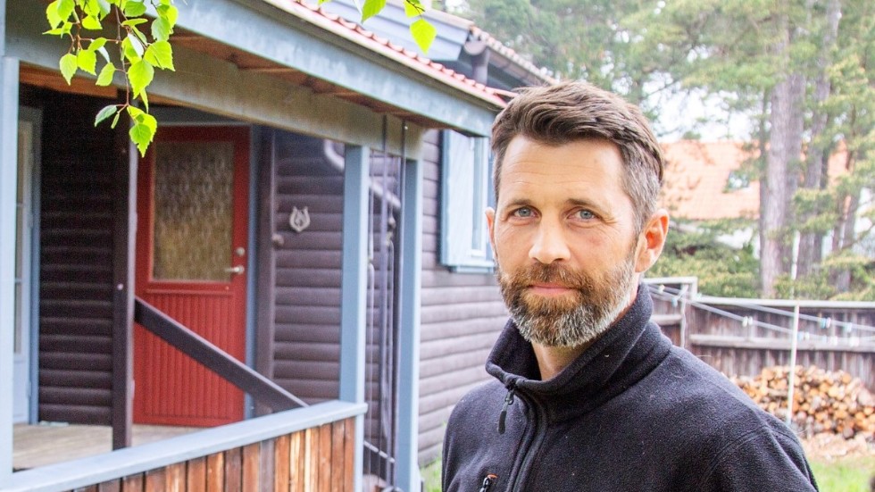 Under sitt knappa år i Sverige fick Henrik Ekström tid att skriva den roman han funderat på så länge. Nu är "Unbroken silence" utgiven som e-bok.