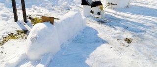 Kvartett sökte sysselsättning under påsken – här är resultatet efter två dagars snöarbete