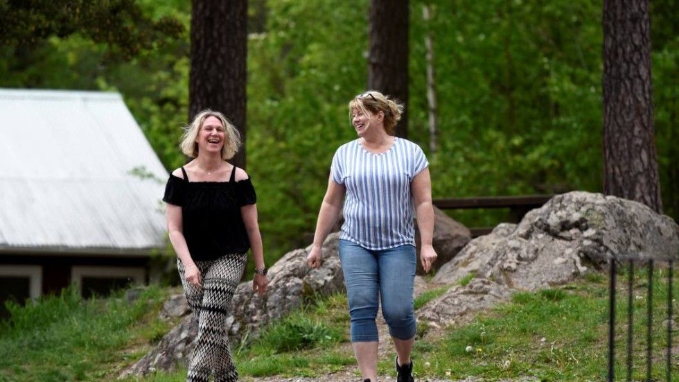 Gunilla Malteskog och Mari Aktner kommer tillsammans med hela bygden göra allt för Ljusfalls friskola öppnar till höstterminen.