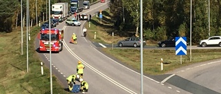 Husbil och personbil krockade på riksväg 34 • Det var totalstopp i trafiken