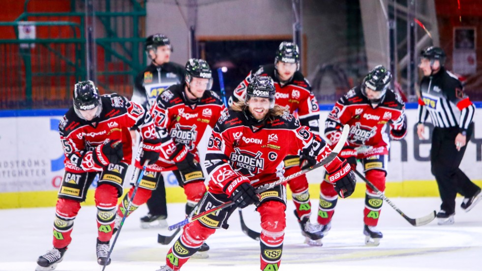 Christian Nyman och hans lagkamrater får möta Mariestad i kvartsfinalen av hockeyettans slutspel.