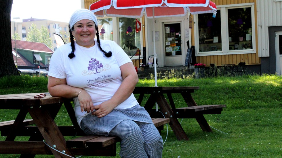 Efter drygt två år som kondisägare kan Brenda Hilding i år erbjuda uteservering i parken.