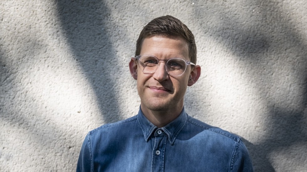 Kalle Norwald är sexolog och psykoterapeut. Under hösten besöker han Sörmlands museum för att föreläsa om sex och relationer ur ett historiskt perspektiv.