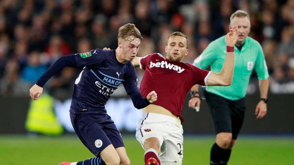 West Ham (i mörkrött) slog ut Manchester City i ligacupen.