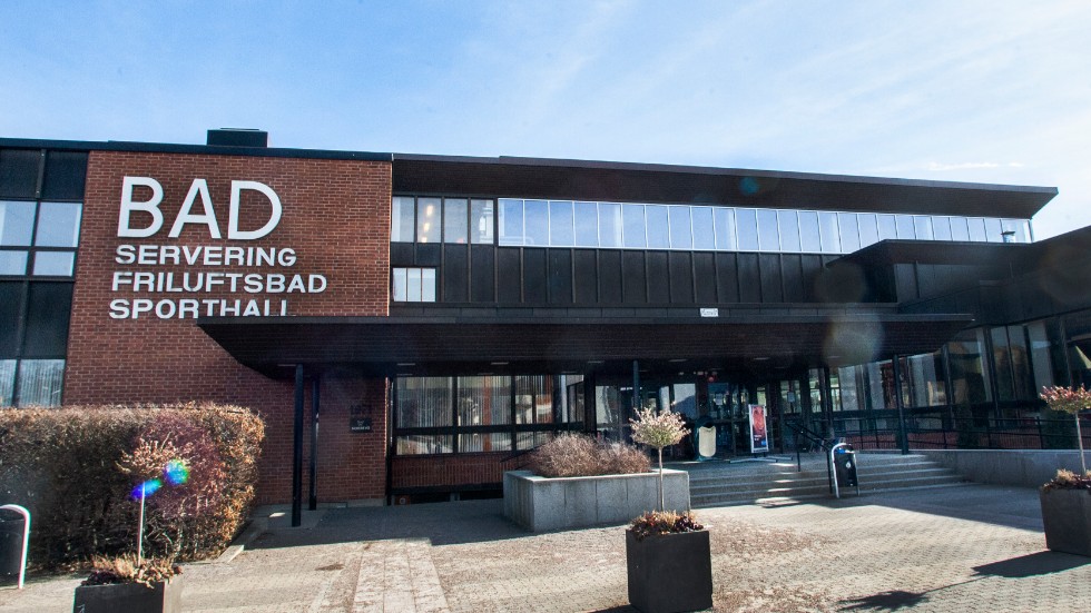 Centralbadet drivs idag av Medley, men Vänsterpartiet vill att kommunen tar över driften. Förslaget röstades dock ned.