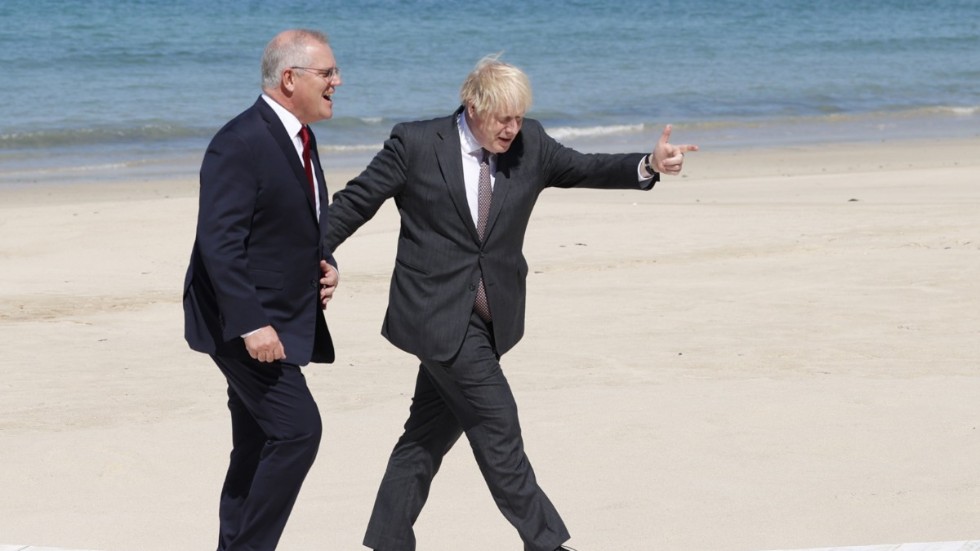 Premiärministrar gånger två: Boris Johnson hälsar på Scott Morrison vid G7-mötet i Cornwall i England i helgen.