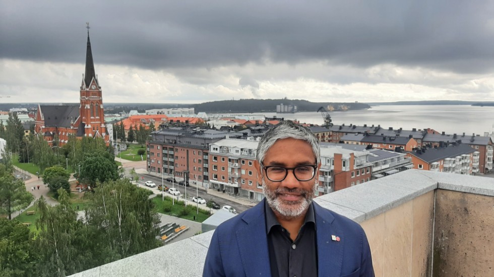 Luleå kommun får fler besök, det är anledningen till att kommunstaben tillsatt en tjänst som besökskoordinator. "Då har vi en person som dedikerat kan jobba med det här" säger Fredrik Hansson (S).