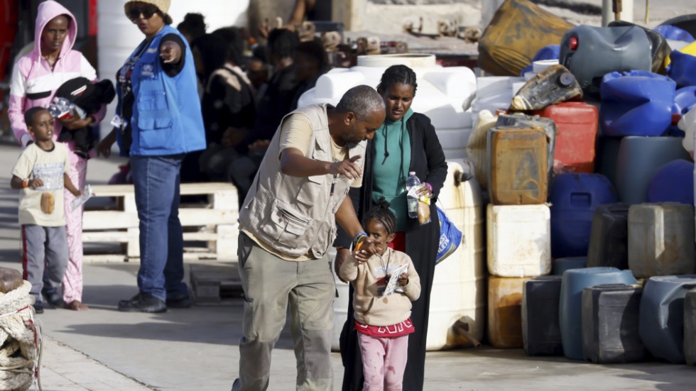 Migranter som tar sig till den italienska ön Lampedusa får bara stanna där i ett dygn innan de måste vidare till fastlandet, där de kan söka asyl. Arkivbild.