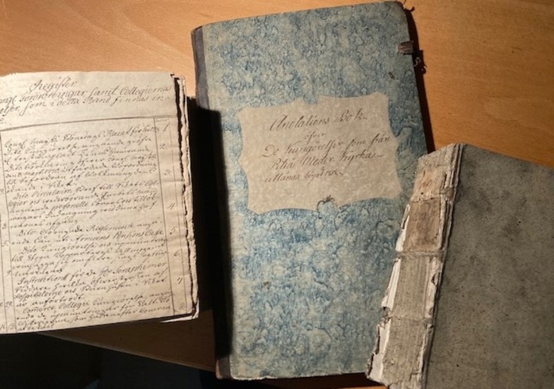 Några böcker och häften som blivit till en vandring i kunglig och kyrklig historia har räddats till eftervärlden.
