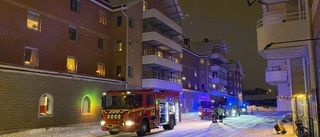 Larm om brand i flerfamiljshus i Piteå