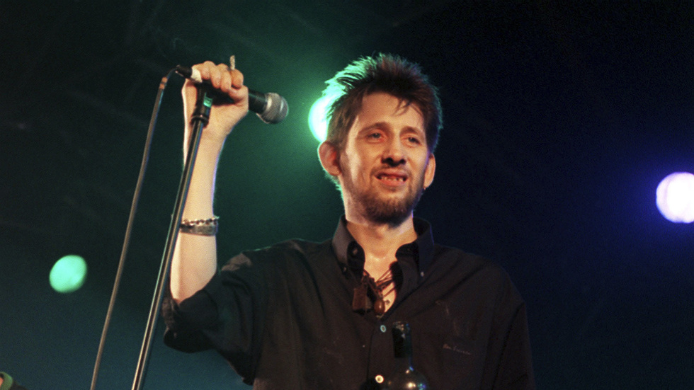Shane MacGowen på scen i London 1999. Arkivbild.