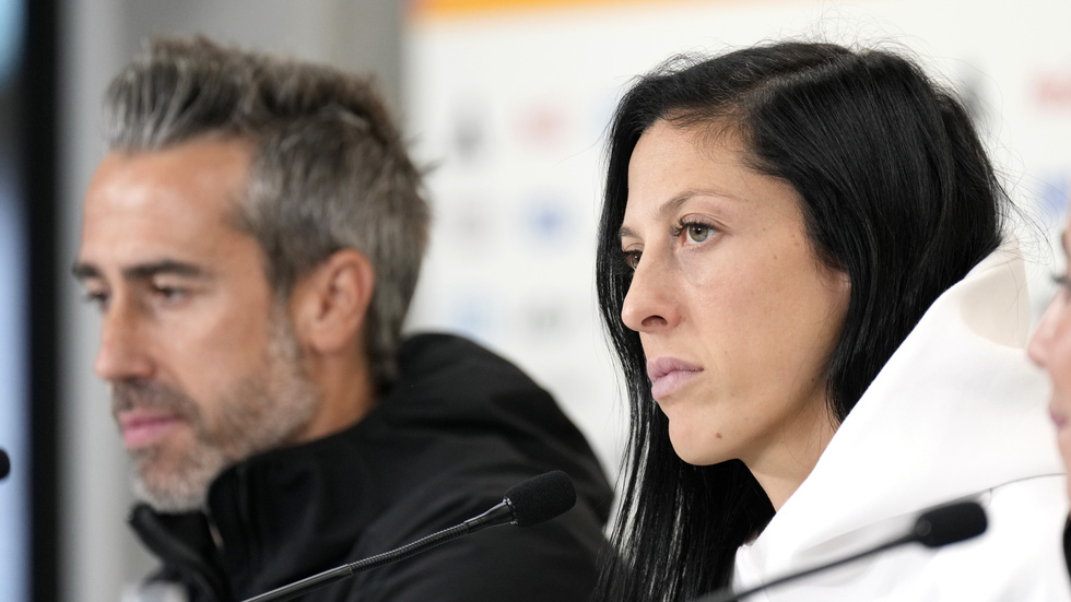 Jennifer Hermoso, höger, och tidigare förbundskaptenen Jorge Vilda under fotbolls-VM tidigare i år. Arkivbild.